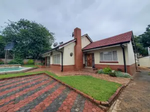 5 Bedroom House to Rent in Hillside