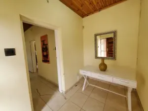 5 Bedroom House to Rent in Hillside