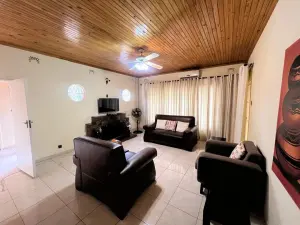 5 Bedroom House to Rent in Upper Hillside