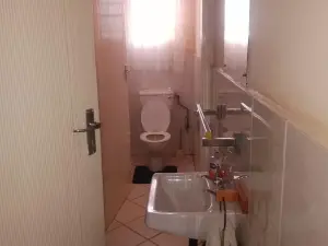 4 Bedroom House to Rent in Greendale