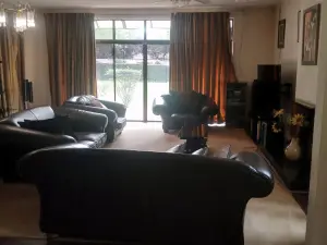 4 Bedroom House to Rent in Greendale