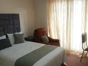 4 Bedroom House to Rent in Greendale