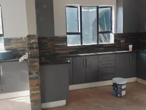 House to Rent in Greystone Park