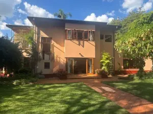 4 Bedroom House to Rent in Alexandra Park