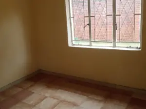 3 Bedroom Cottage/Garden Flat to Rent in Greendale