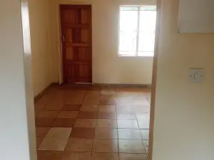 3 Bedroom Cottage/Garden Flat to Rent in Greendale