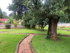 4 Bedroom House to Rent in Upper Hillside