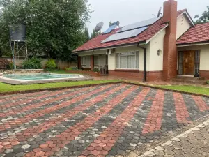 4 Bedroom House to Rent in Upper Hillside