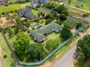 4 Bedroom House to Rent in Greystone Park