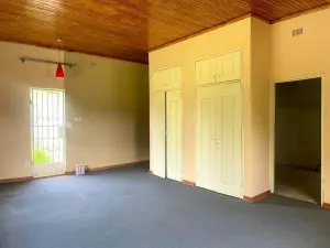 4 Bedroom House to Rent in Greystone Park