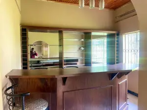 4 Bedroom House to Rent in Greystone Park