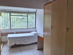 3 Bedroom Cottage/Garden Flat to Rent in Avenues
