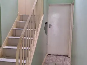 3 Bedroom Cottage/Garden Flat to Rent in Avenues