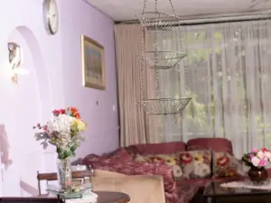 3 Bedroom Cottage/Garden Flat to Rent in Avenues