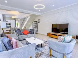 Townhouse/Cluster to Rent in Greendale