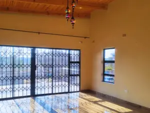 6 Bedroom House to Rent in Newlands