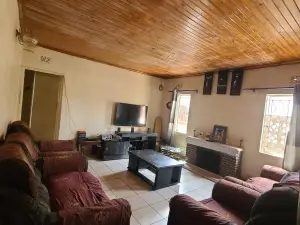 3 Bedroom House to Rent in Glen View