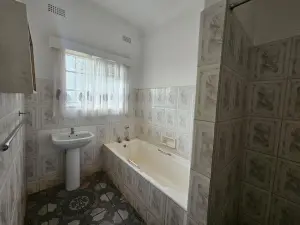 4 Bedroom House to Rent in Borrowdale