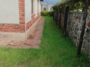 3 Bedroom Cottage/Garden Flat to Rent in Adylinn