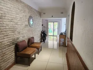 4 Bedroom House to Rent in Helensvale