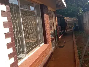 4 Bedroom House to Rent in Warren Park