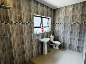 4 Bedroom House to Rent in Greendale