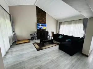 4 Bedroom House to Rent in Greendale