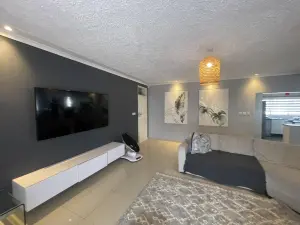 Townhouse/Cluster to Rent in Meyrick Park