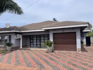 Townhouse/Cluster to Rent in Meyrick Park