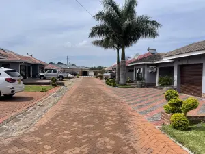 Townhouse/Cluster to Rent in Meyrick Park