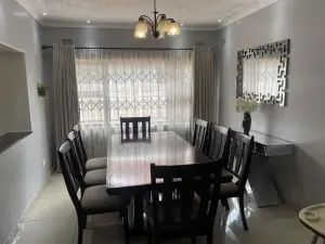 Townhouse/Cluster to Rent in Meyrick Park