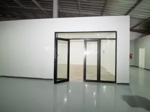 Retail/Shop to Rent in Hogerty Hill