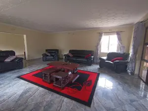 4 Bedroom House to Rent in Bluff Hill