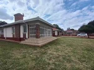 4 Bedroom House to Rent in Bluff Hill