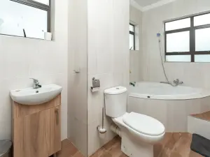 3 Bedroom Cottage/Garden Flat to Rent in Marlborough