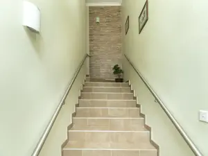 3 Bedroom Cottage/Garden Flat to Rent in Marlborough