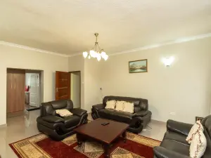 3 Bedroom Cottage/Garden Flat to Rent in Marlborough