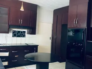 4 Bedroom House to Rent in Mandara