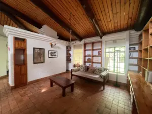 3 Bedroom House to Rent in Mount Pleasant