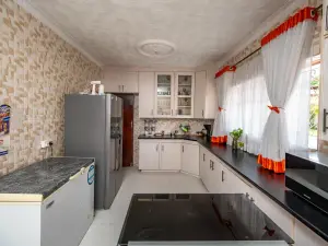 4 Bedroom House to Rent in Kambanji