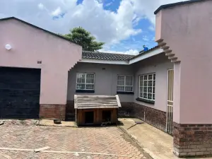 2 Bedroom House to Rent in Monavale