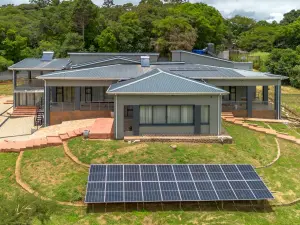 6 Bedroom House to Rent in Colray