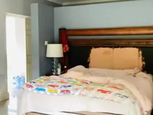 5 Bedroom House to Rent in Arlington