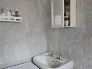 3 Bedroom Cottage/Garden Flat to Rent in Bluff Hill