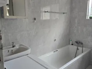 3 Bedroom Cottage/Garden Flat to Rent in Bluff Hill