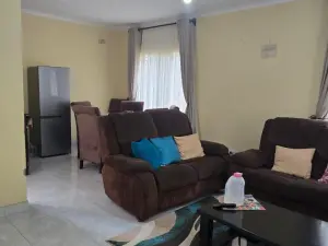 3 Bedroom Cottage/Garden Flat to Rent in Bluff Hill