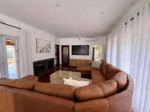 4 Bedroom House to Rent in Mount Pleasant