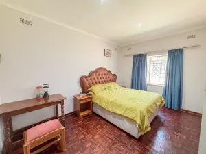 3 Bedroom House to Rent in Upper Hillside