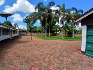 5 Bedroom House to Rent in Belvedere