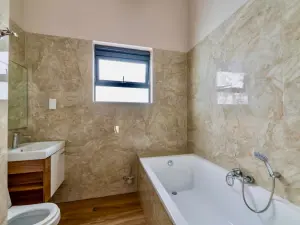 Townhouse/Cluster to Rent in Newlands